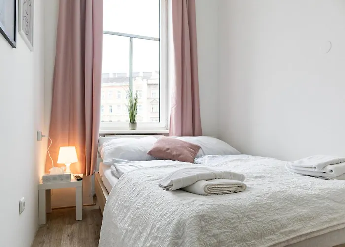 Apartamento Lovely 6-bedroom Near Millennium *
