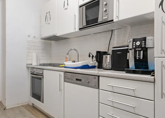 Lovely 6-bedroom Near Millennium Apartamento *
