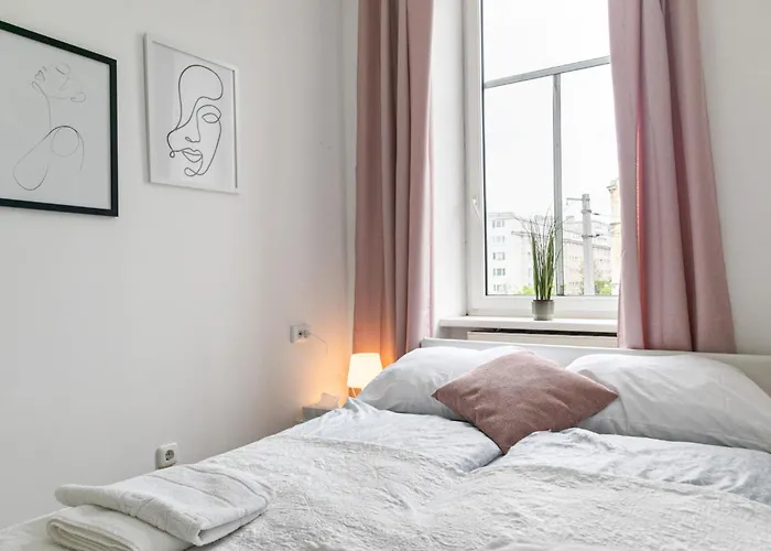Lovely 6-bedroom Near Millennium *