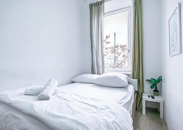 Lovely 6-bedroom Near Millennium Apartamento