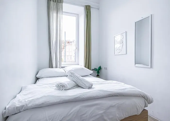 Lovely 6-bedroom Near Millennium Viena