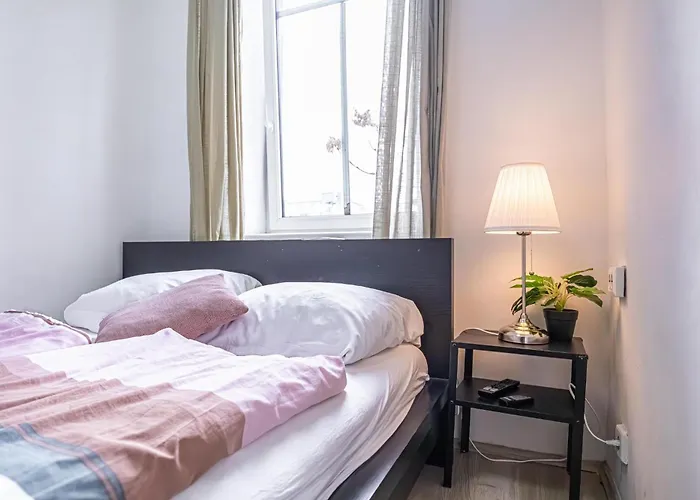 Apartamento Lovely 6-bedroom Near Millennium