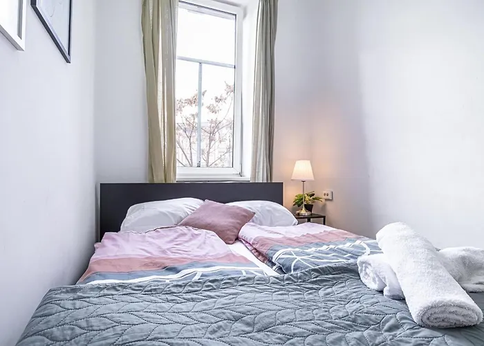 Lovely 6-bedroom Near Millennium