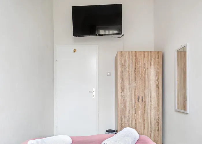 Lovely 6-bedroom Near Millennium Viena