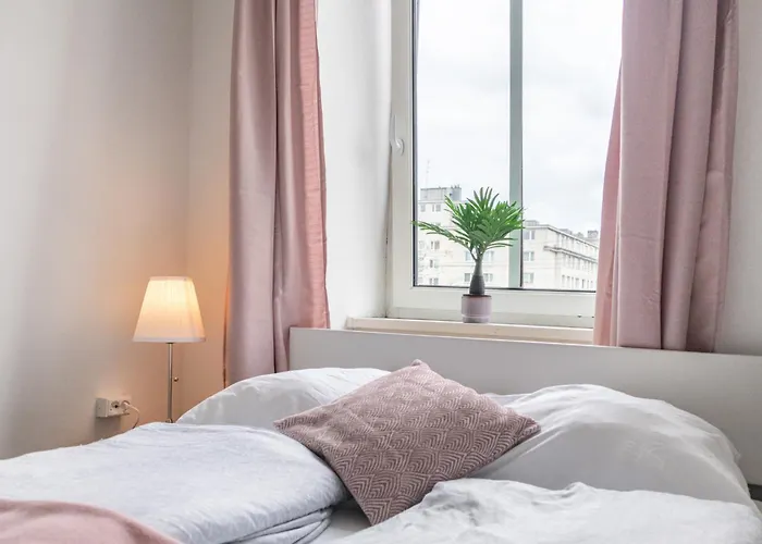 Lovely 6-bedroom Near Millennium Apartamento *