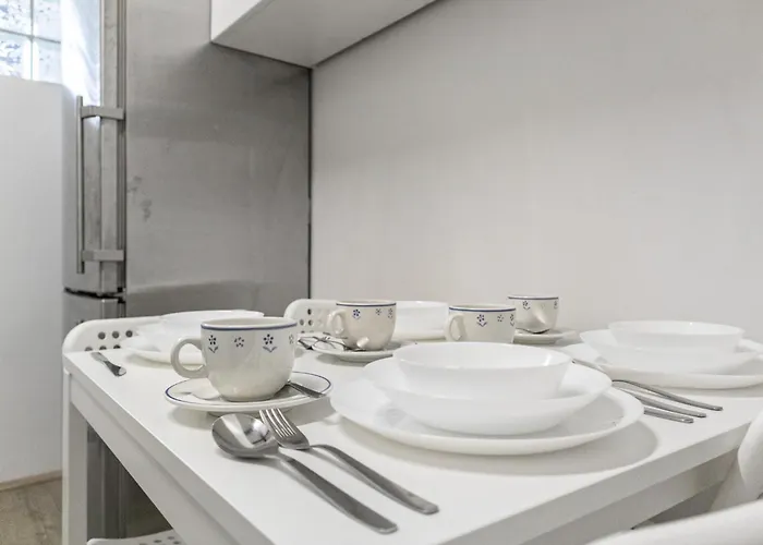 Lovely 6-bedroom Near Millennium Viena