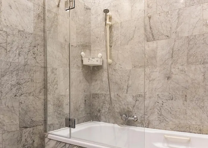 Lovely 6-bedroom Near Millennium * Viena