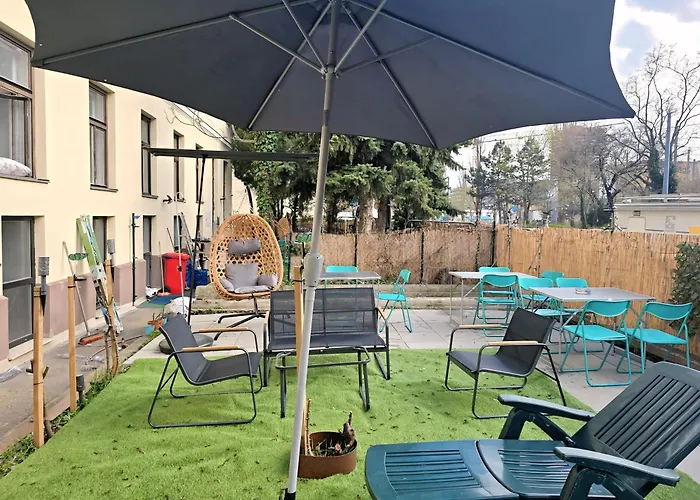 Lovely 6-bedroom Near Millennium *