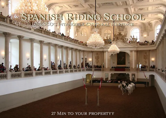 Lovely 6-bedroom Near Millennium Apartamento Viena